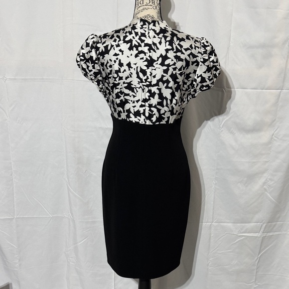 Suzi Chin for Maggy Boutique Monochrome Floral Mini Dress - Picture 4 of 4